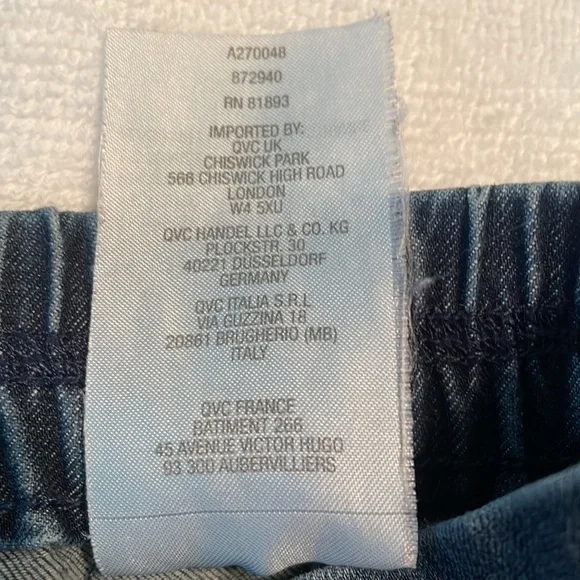 Isaac Mizrahi jeans 22WP dark wash stretch waist boot cut faux fly pull on - Picture 13 of 15